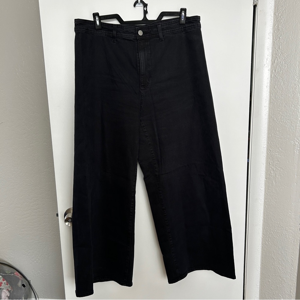 Universal Thread Black Wide-Leg Jeans